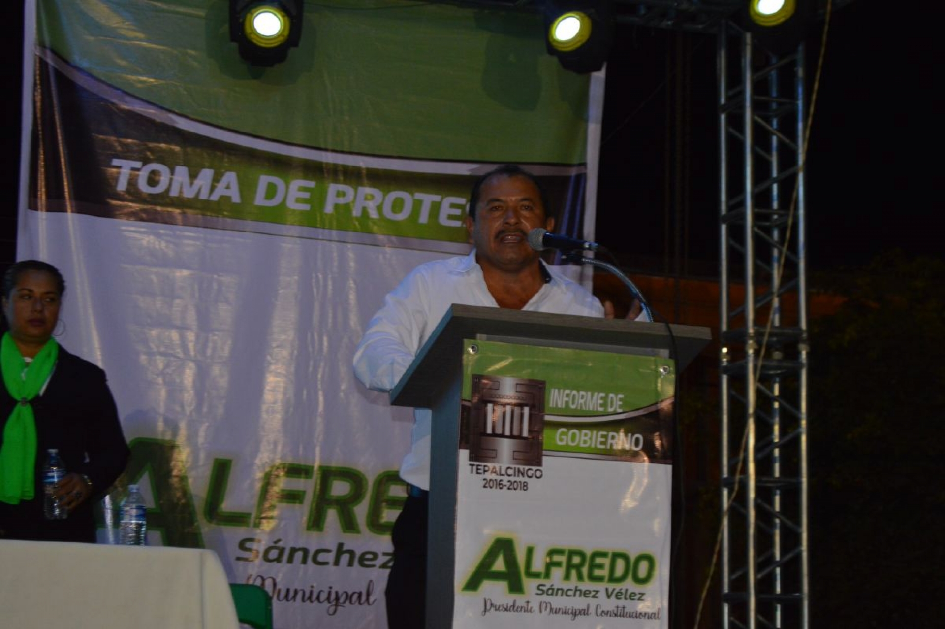 Alfredo Sánchez Vélez rinde protesta como presidente municipal de Tepalcingo