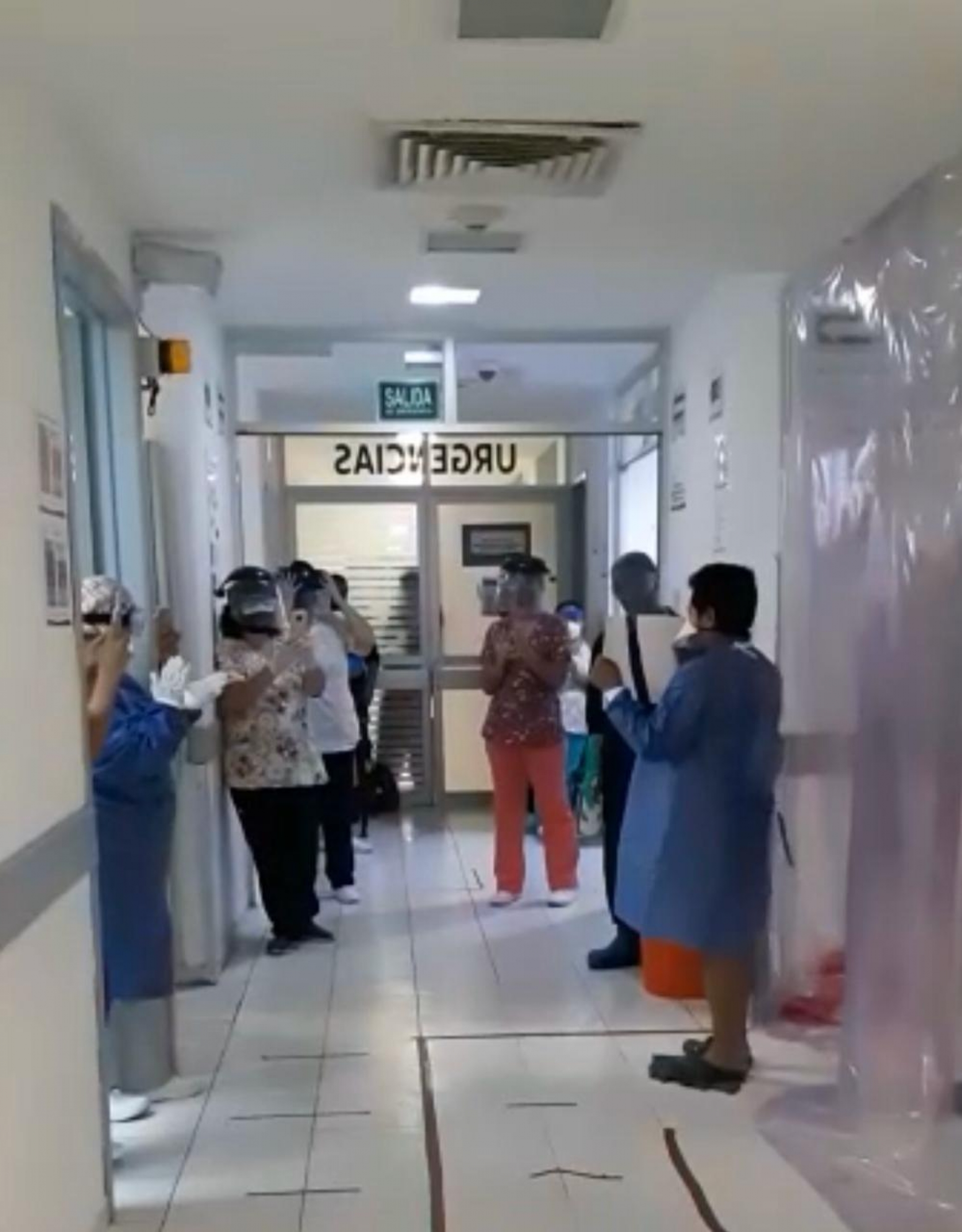 Aplaude Hospital de Temixco a pacientes recuperados de covid-19