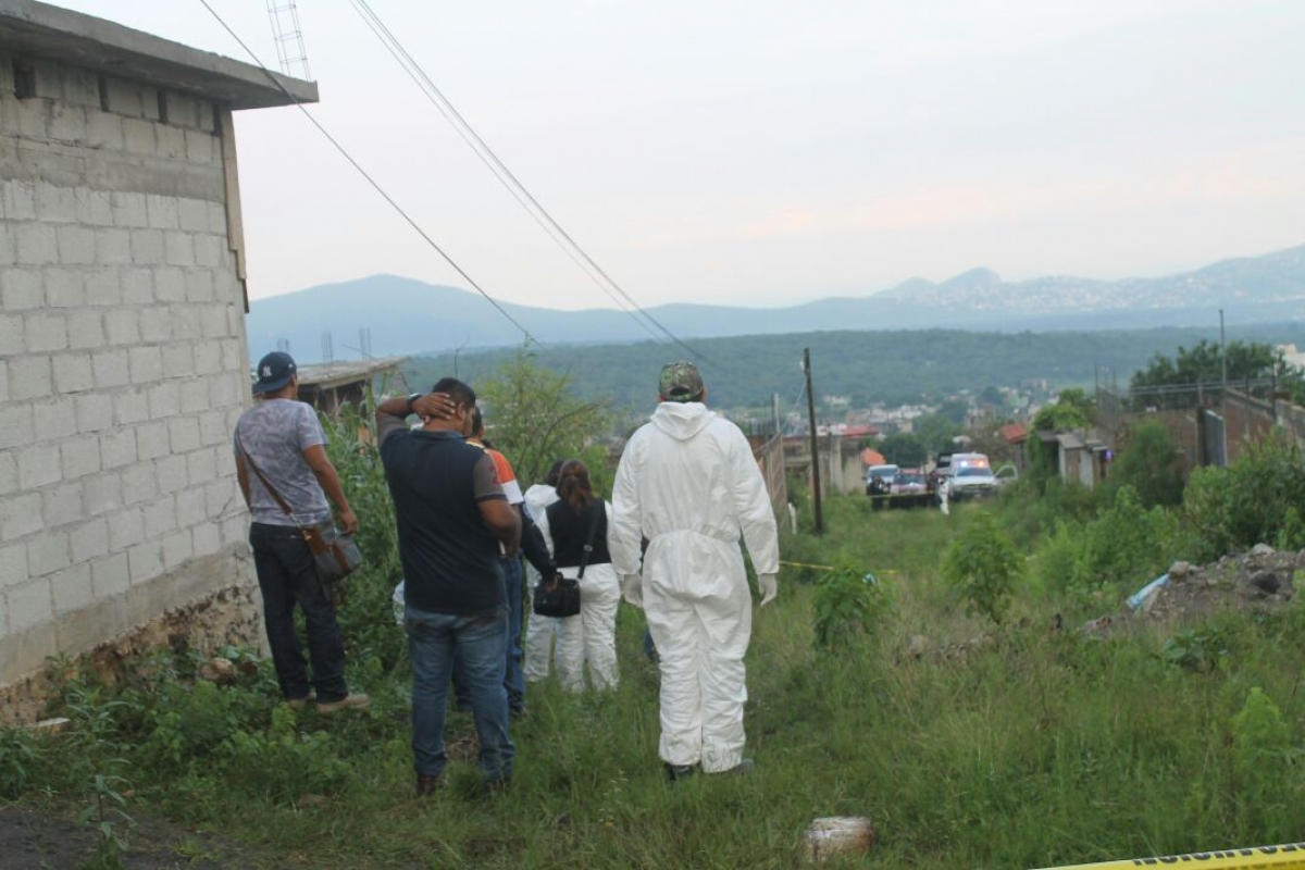 Halló un cadáver a unos metros de su casa