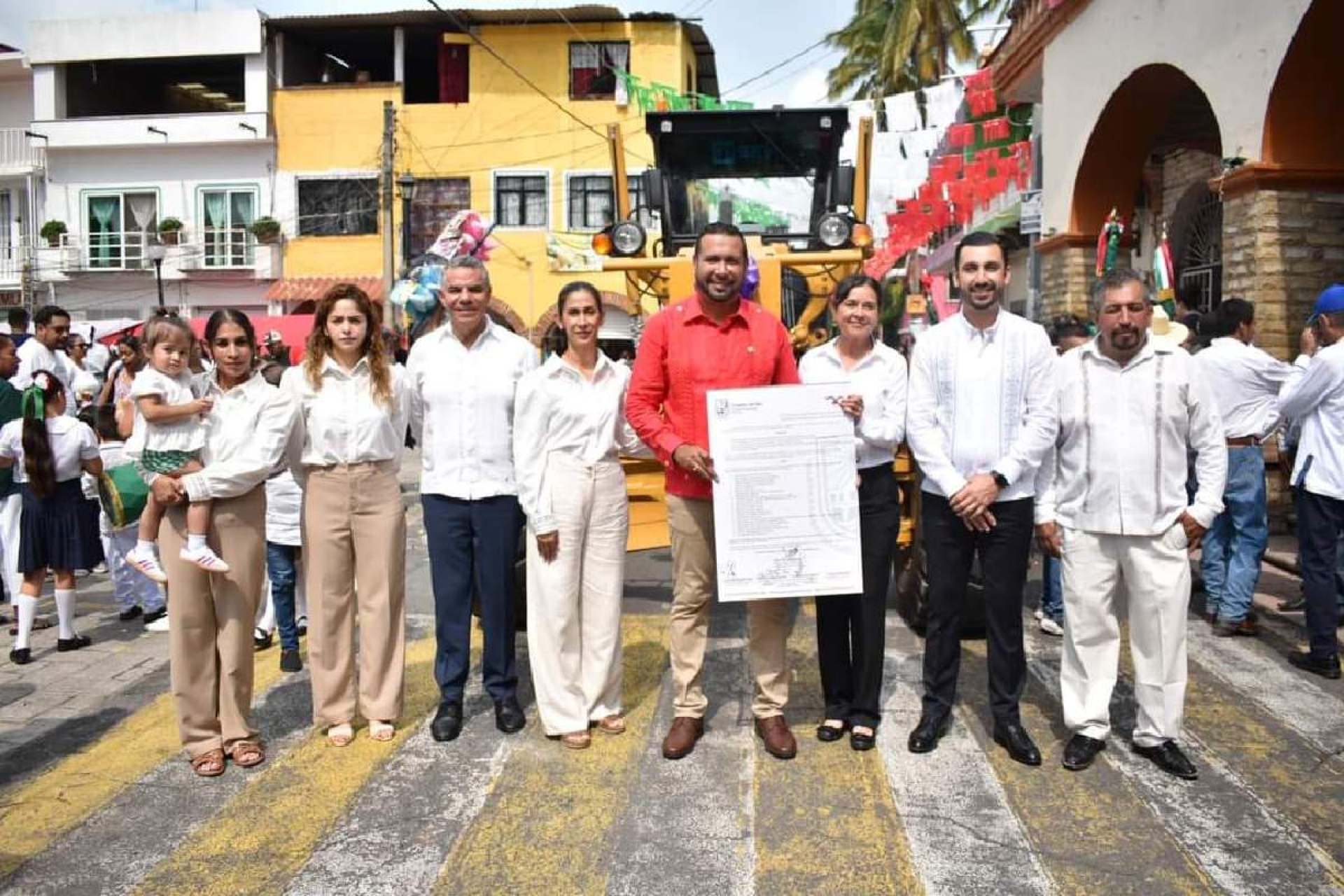 Se compromete gobierno de Coatlán a entregar todo el parque vehicular