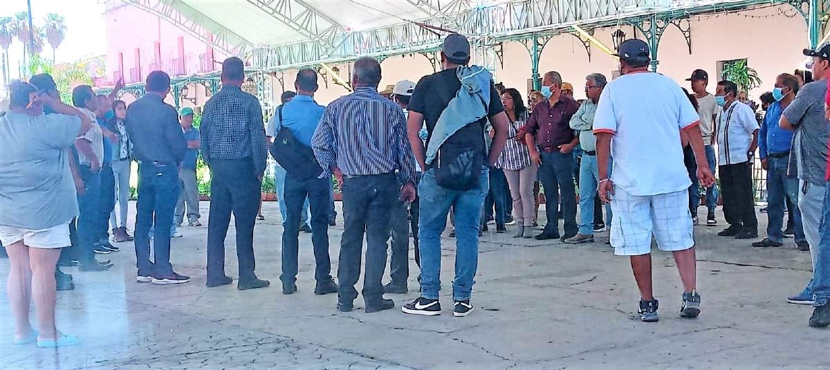 Transportistas preparan acciones contra Rodrigo Arredondo