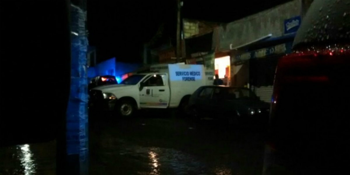 Hieren a balazos a dos personas en una taquería de Cuernavaca; una fallece