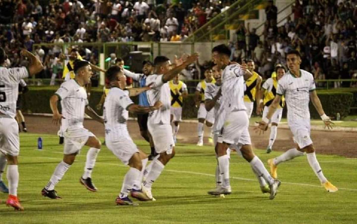 El morelense Osmar Muñoz le da ventaja a los Alacranes