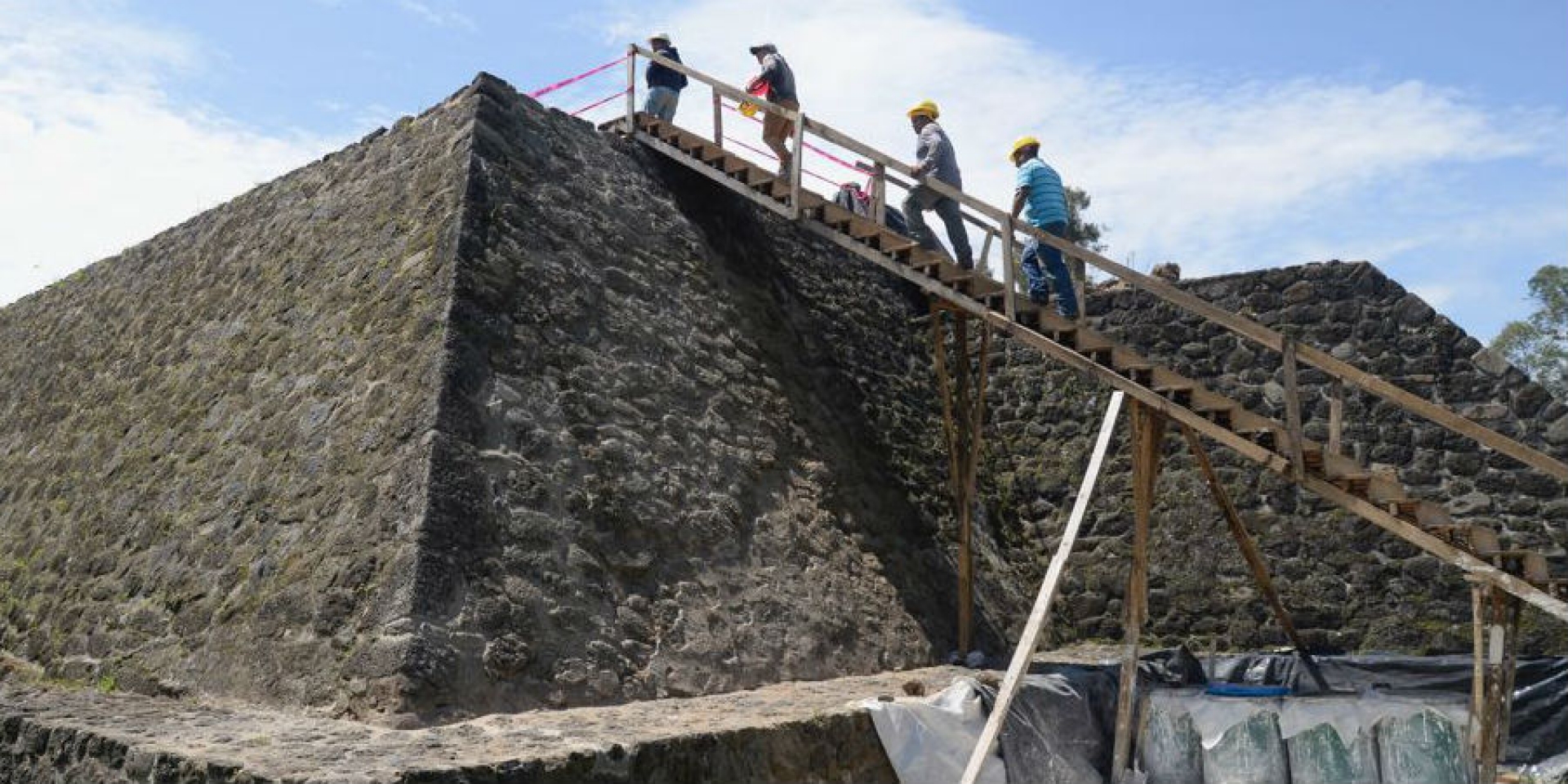 Da a conocer INAH hallazgo en la zona arqueológica de Teopanzolco