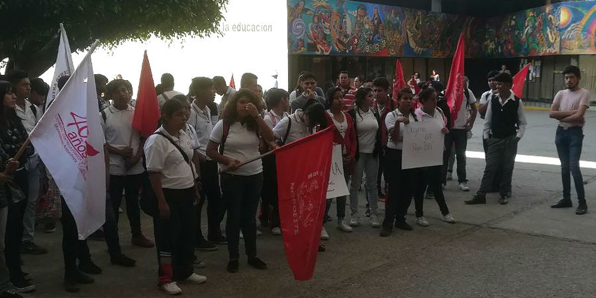 Protesta Antorcha Campesina en el IEBEM