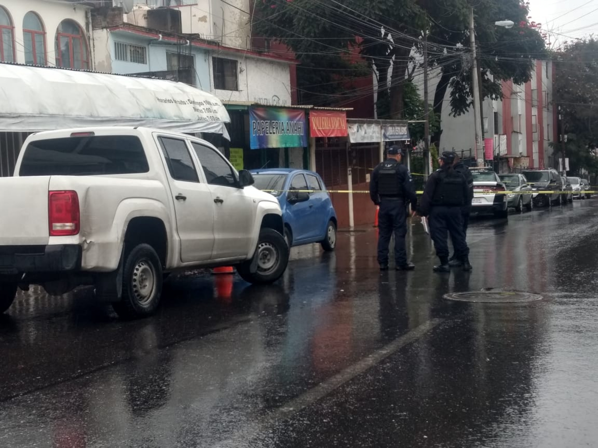 Asesinan a tiros a una persona en un negocio, en Lomas de Cortés