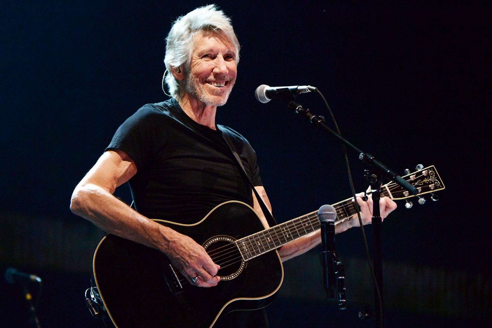 Roger Waters condena la intervención de Estados Unidos en Venezuela y expresa apoyo al país
