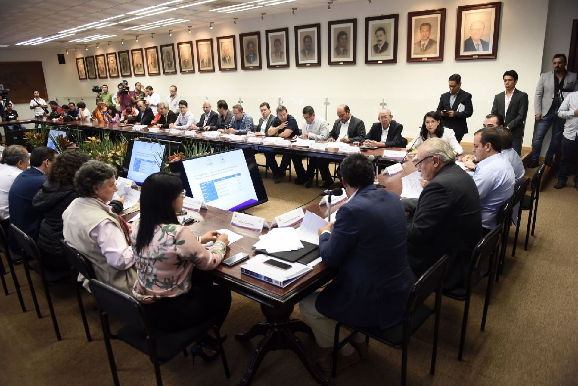Instala Cuauhtémoc Blanco la Comisión Intersecretarial