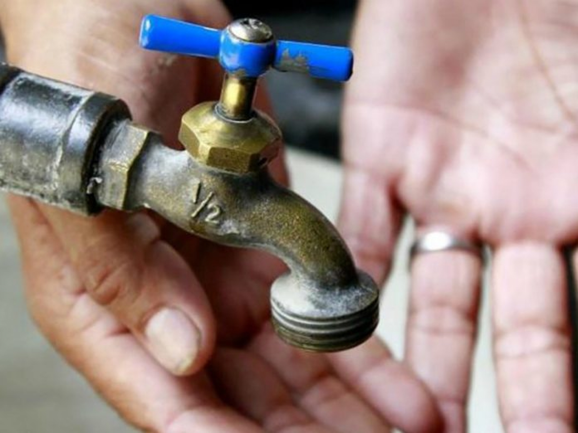 27 colonias están sin agua