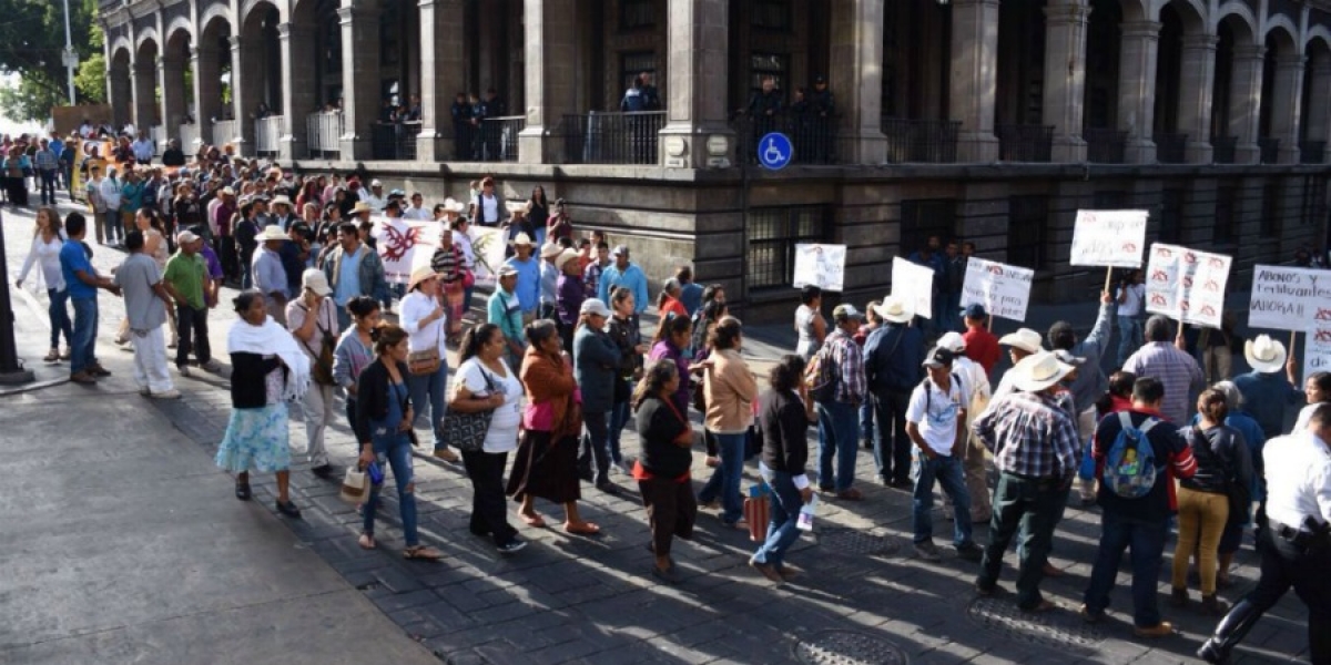 Se manifiestan campesinos en el centro de Cuernavaca