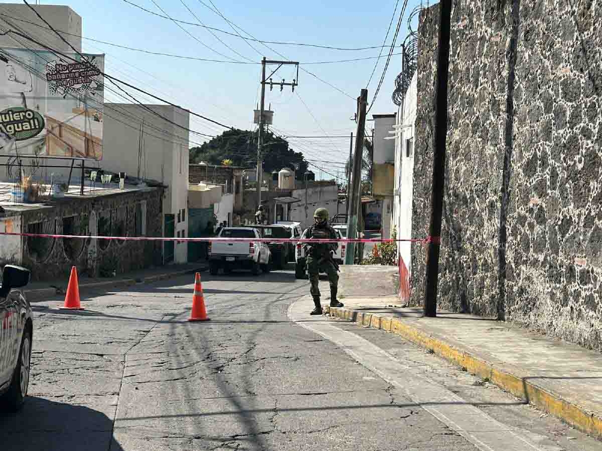 Asesinan a pareja dentro de una casa