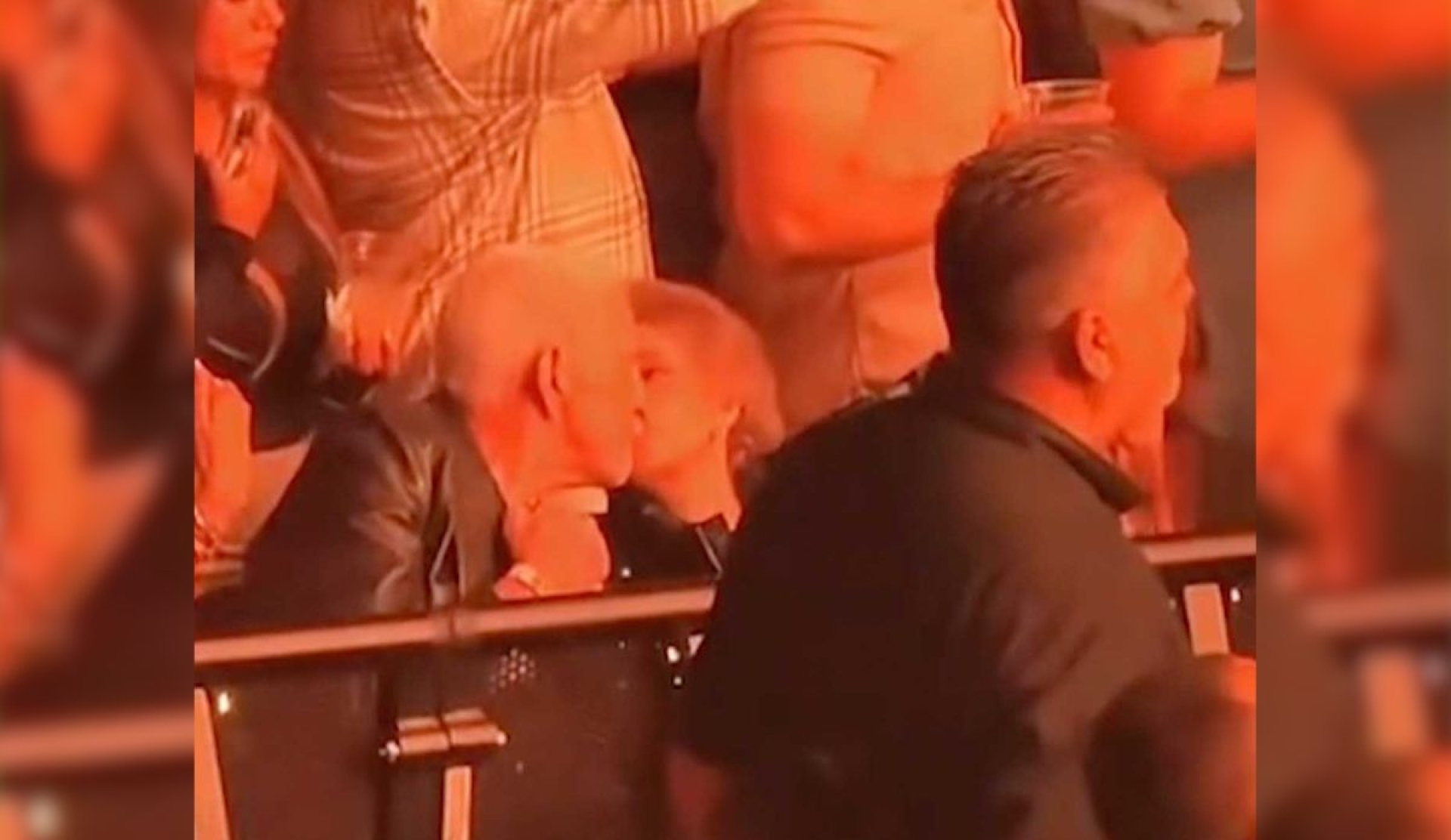 Doña Cuquita y el beso viral: la verdad sobre el hombre que la acompañaba