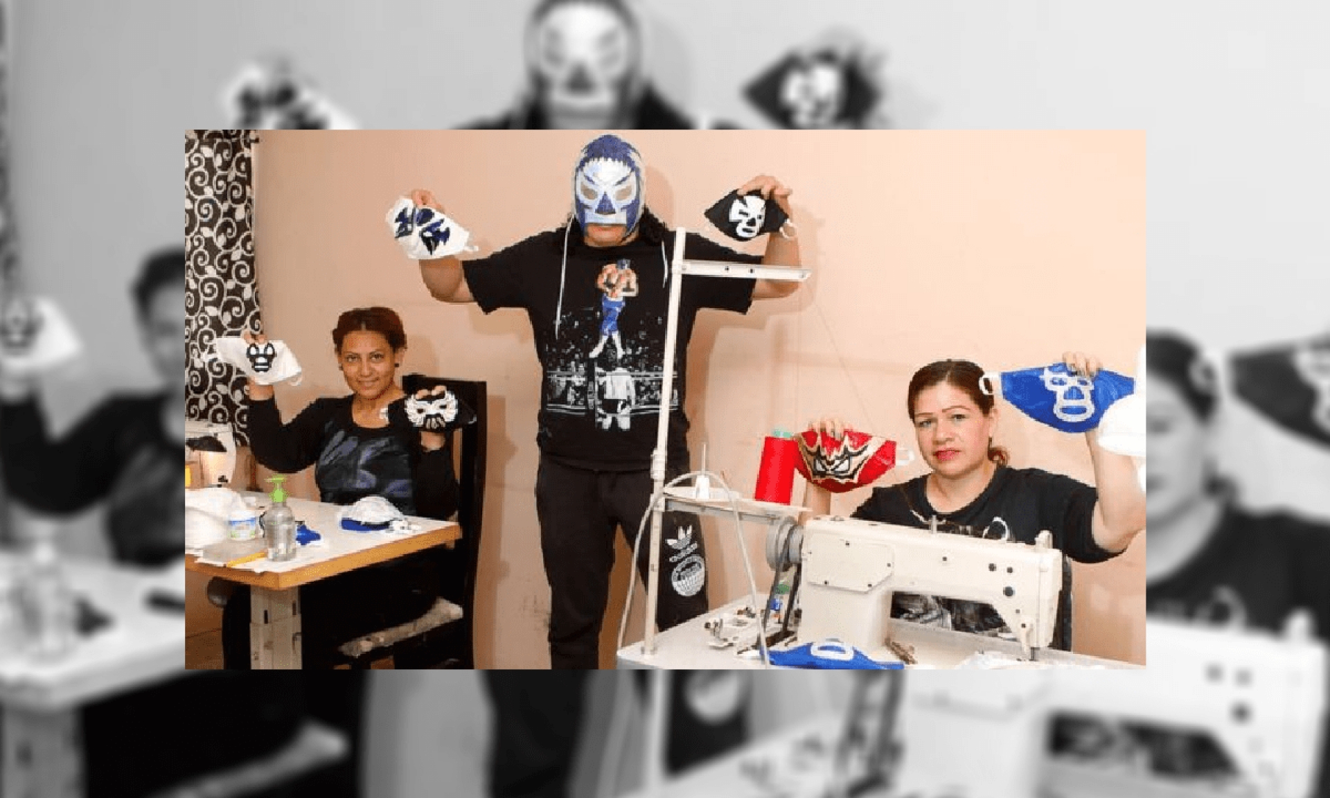 Luchadores crean cubrebocas para combatir el coronavirus