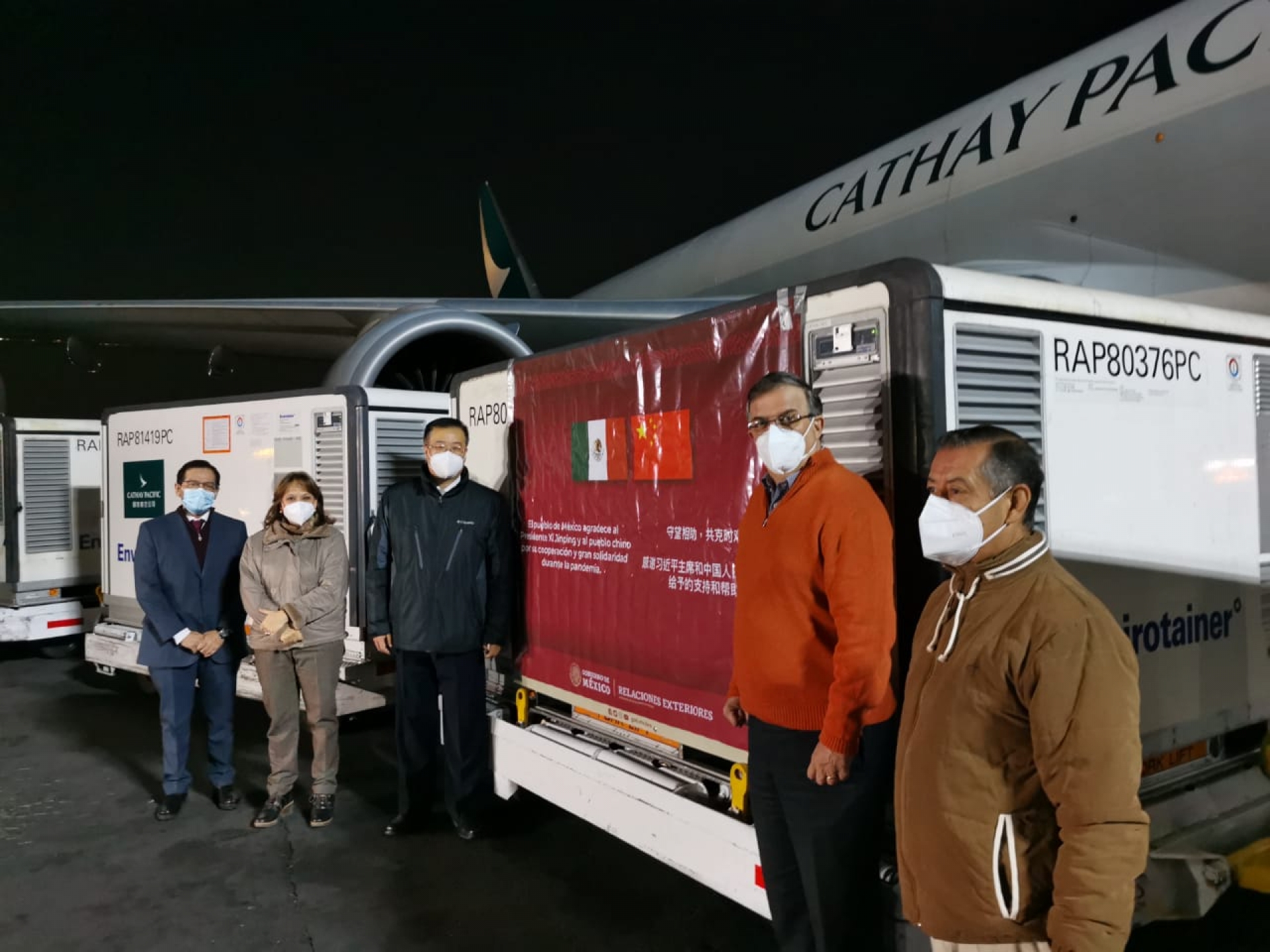 Llegan a México 800 mil dosis de vacunas de Sinovac contra COVID-19