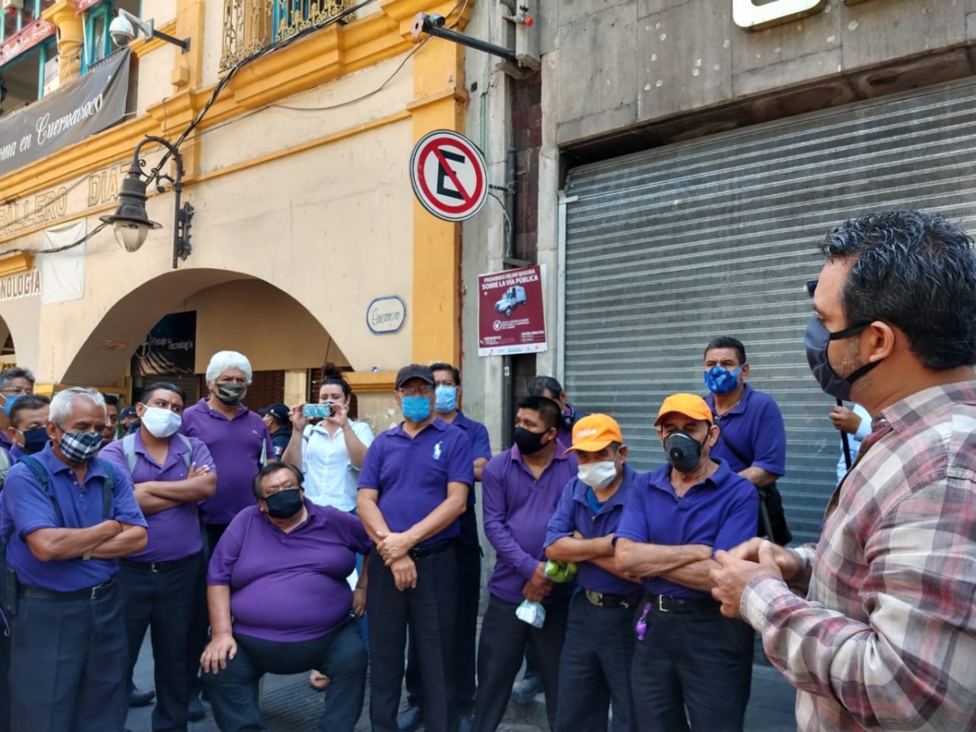 Lustradores de calzado piden dinero al gobierno