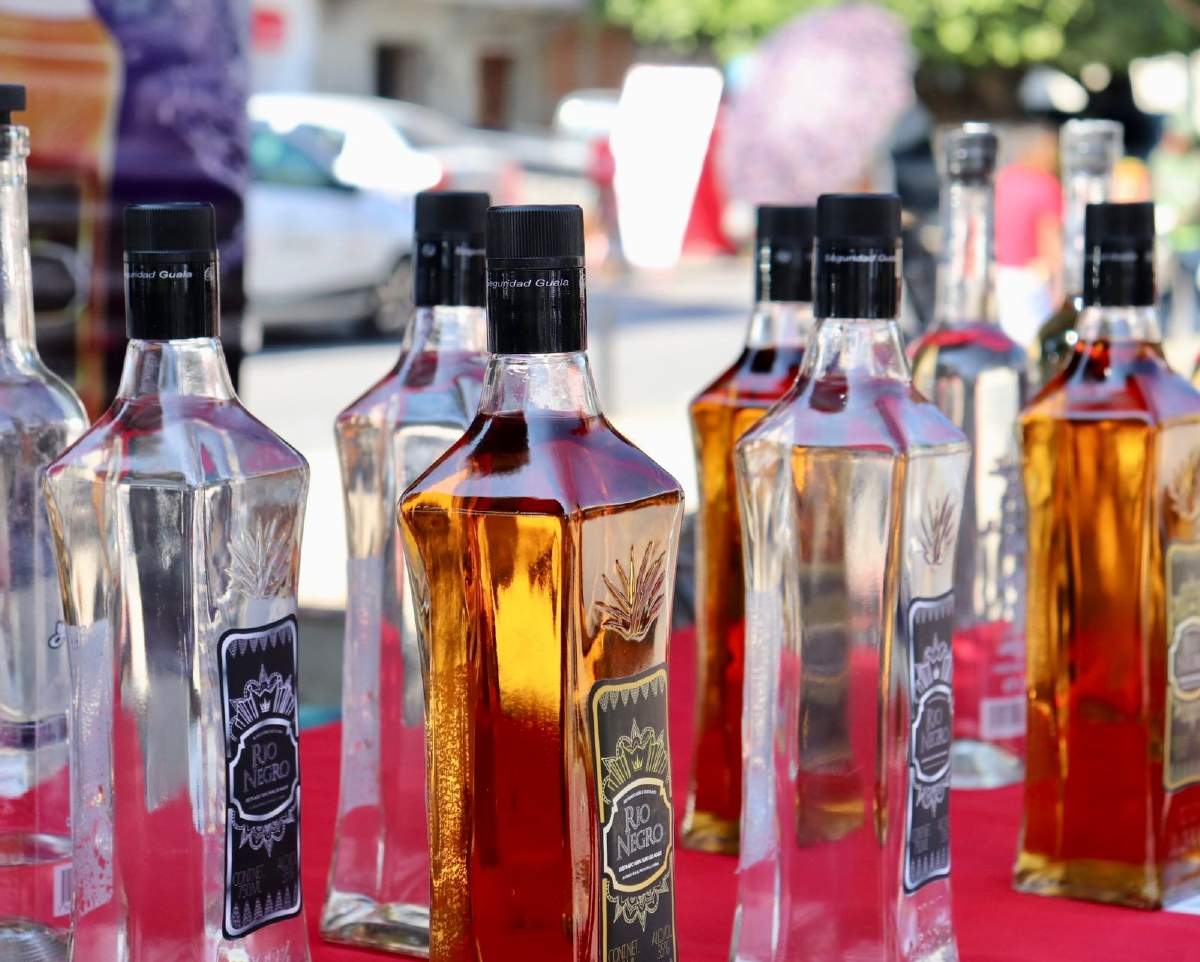 Agaveros pedirán a las autoridades sanitarias revisar la calidad de los mezcales que se venden en Morelos