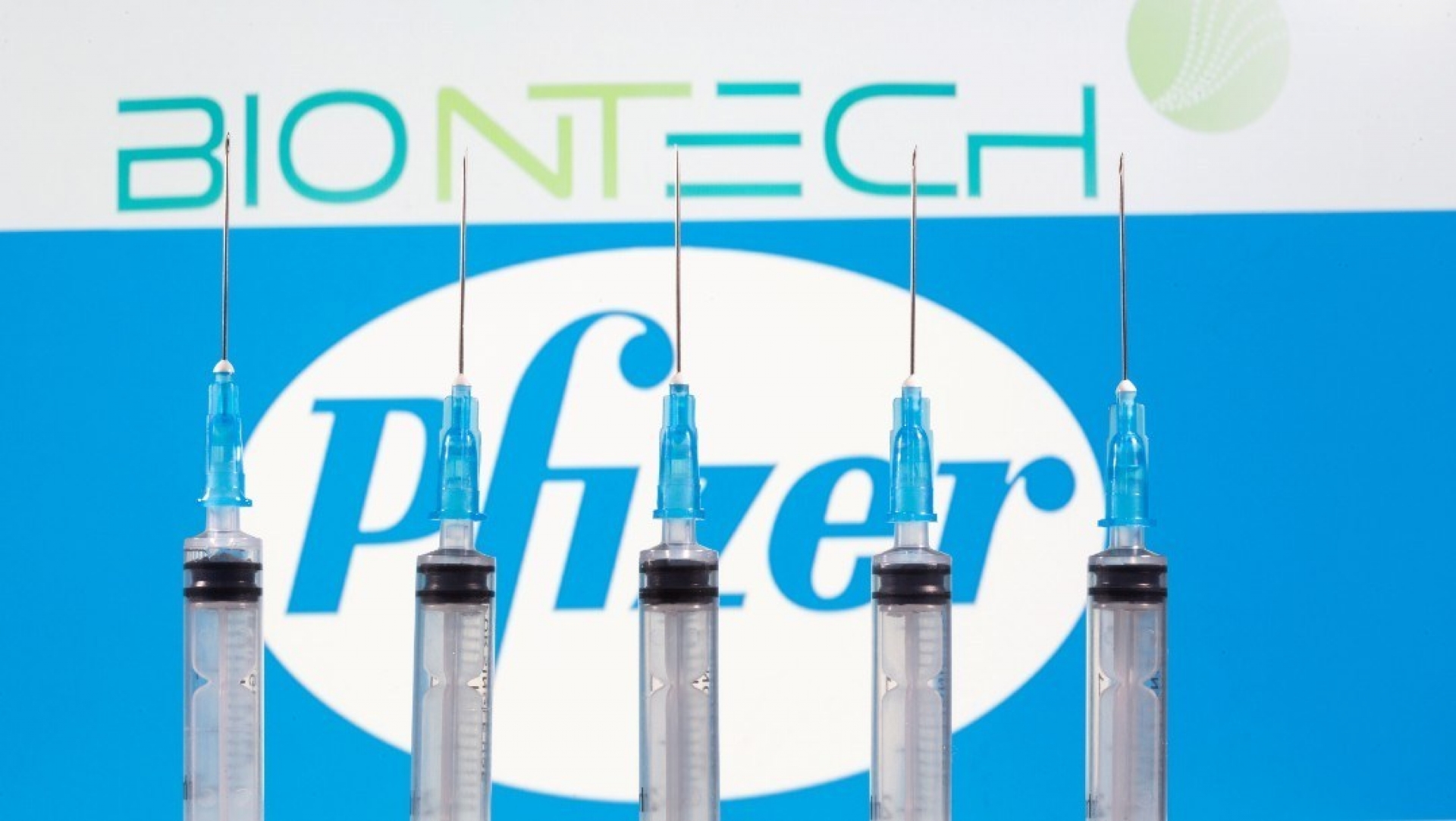 Vacuna de Pfizer muestra eficacia contra mutación de variantes del SARS-CoV-2