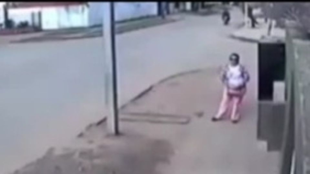 "Sin perder el estilo", mujer impide que le roben con peculiar hazaña