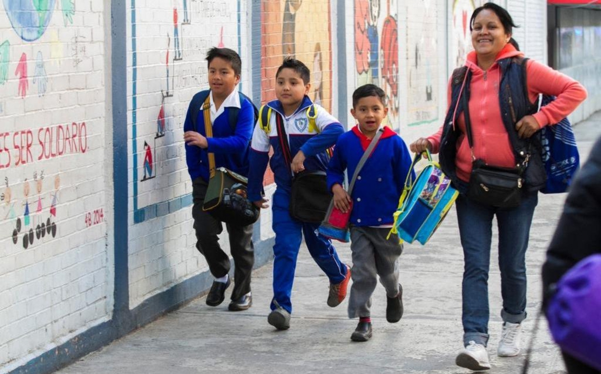 Más de 300 mil regresan a las aulas