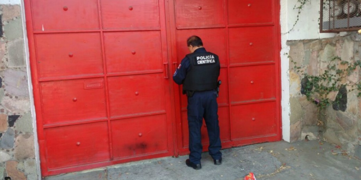 Localizan policías vehículos con reporte de robo en un domicilio del centro de Cuernavaca