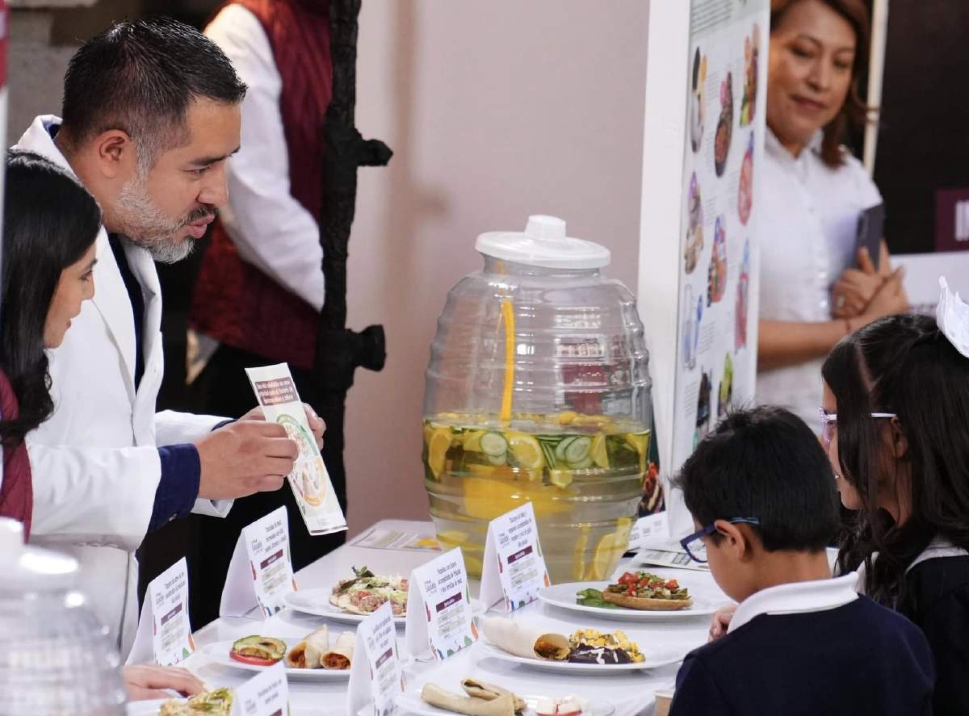 Restringida desde esta semana, la venta de comida chatarra en escuelas