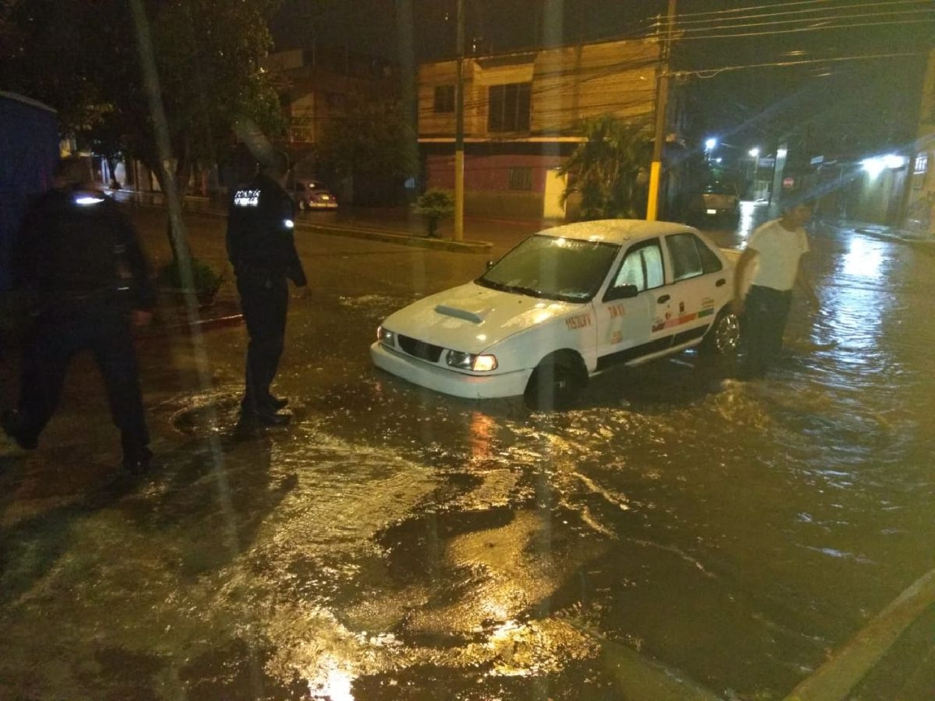 El gobierno del estado culpa a las alcaldías de las inundaciones de ayer
