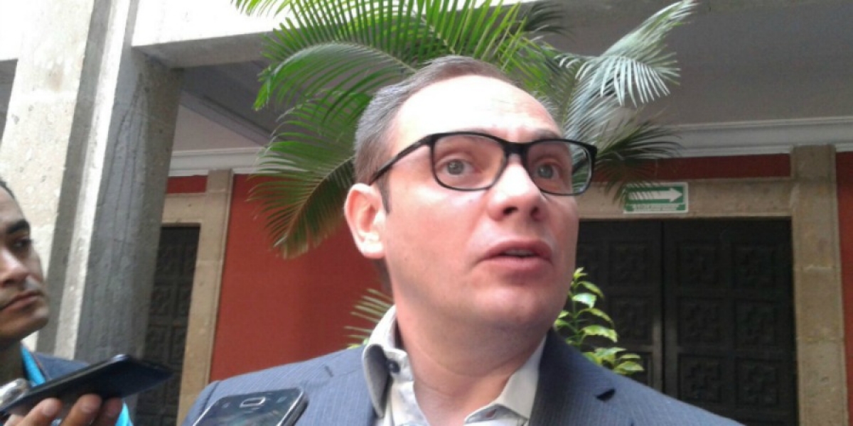Reforma que reduce años de jubilación para hombres no resuelve problema financiero: Barona Lavín
