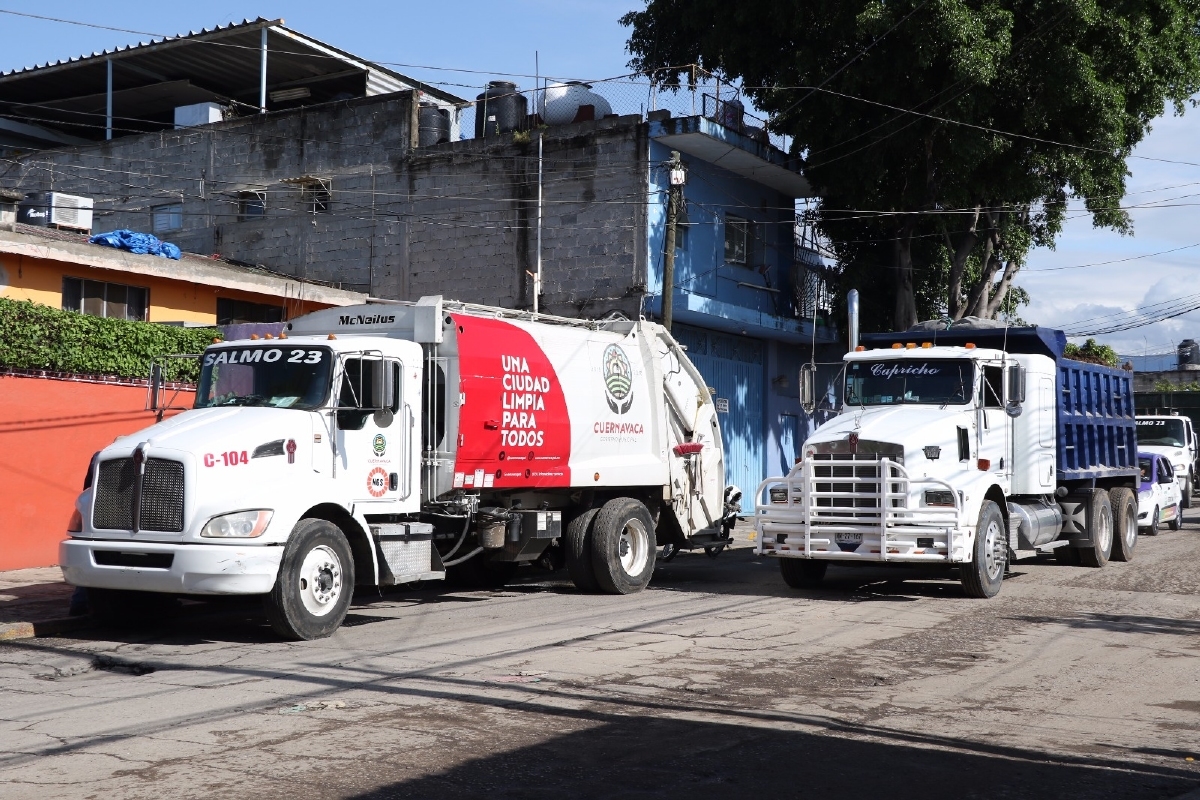 Vecinos impiden paso de camiones de basura a centro de transferencia en El Polvorín