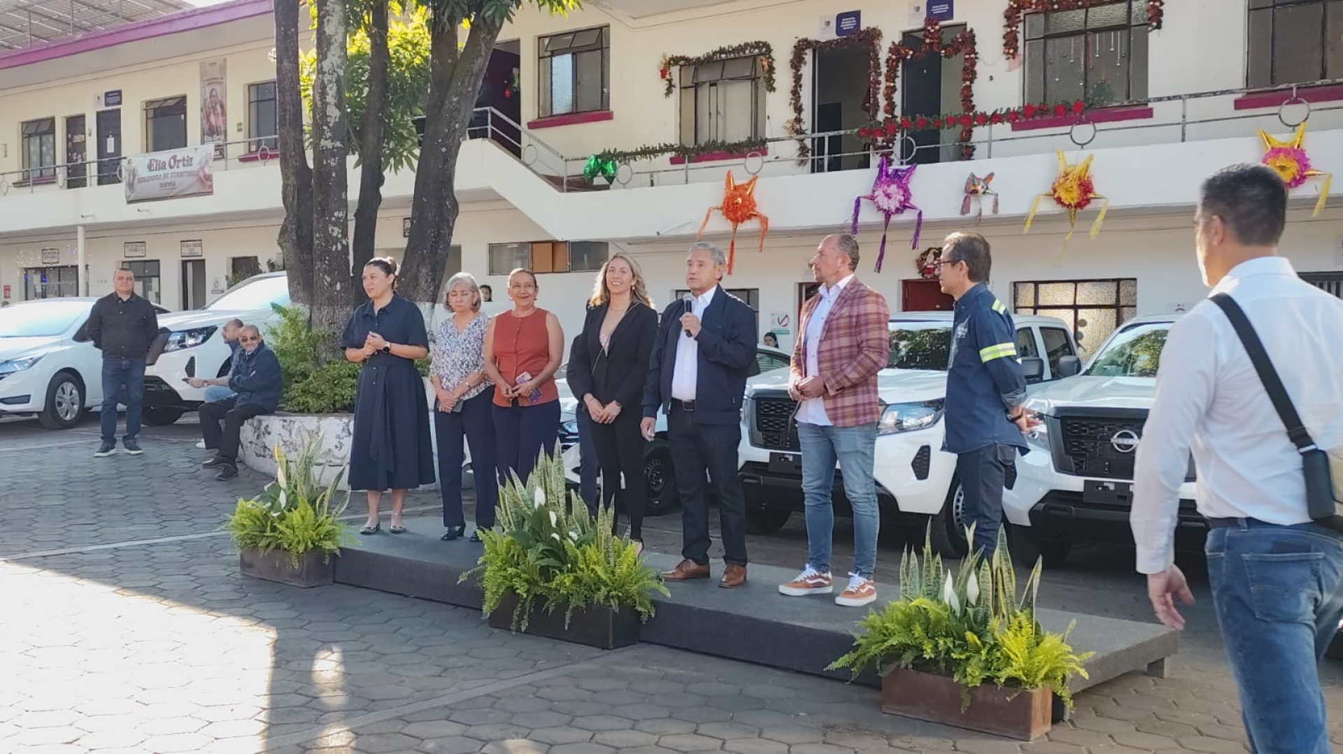 Realiza alcalde de Cuernavaca entrega de vehículos a secretarios del ayuntamiento