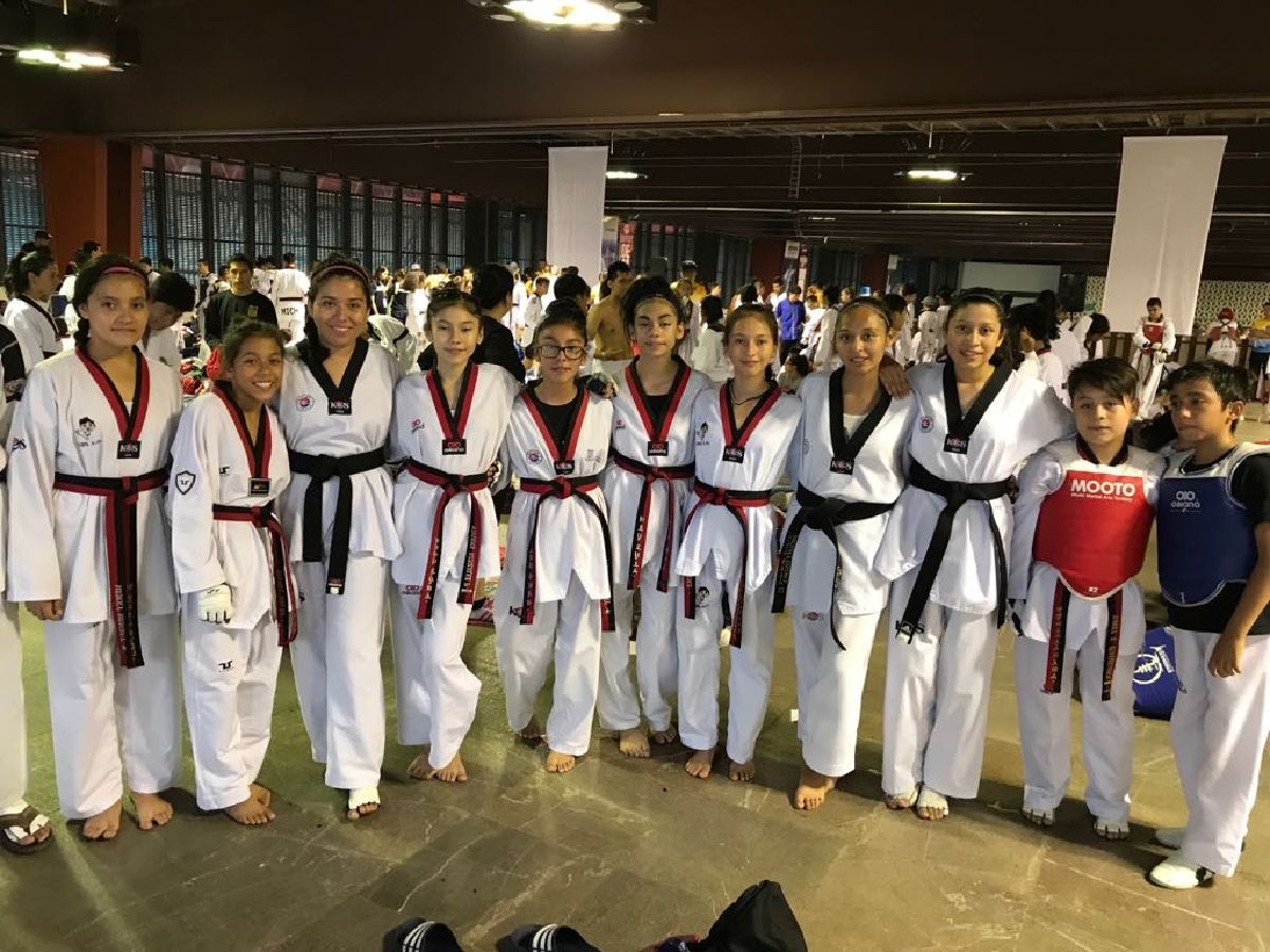 Taekwondoínes de Morelos brillan en la Copa Gobernador 2017