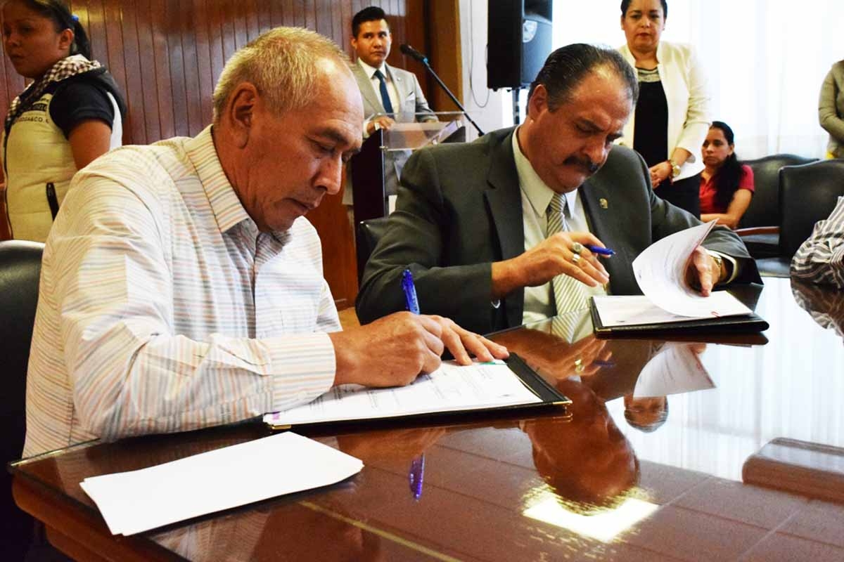 Se buscará regularizar compensación que se paga a trabajadores del IEBEM: Pacheco Godínez