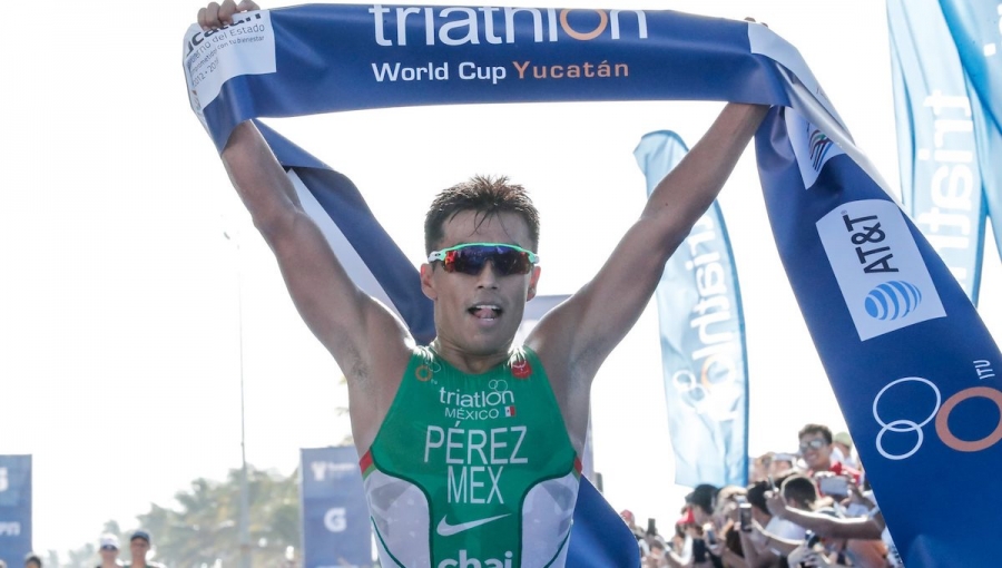 Irving Pérez gana Copa Mundial de triatlón