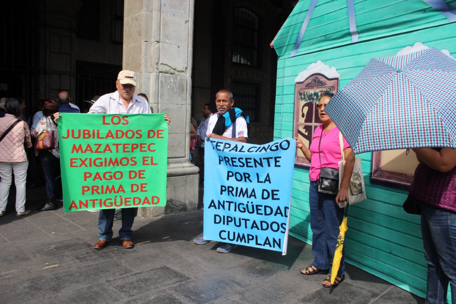 Maestros jubilados demandan que no se elimine partida para pago de prima de antigüedad en presupuesto 2019