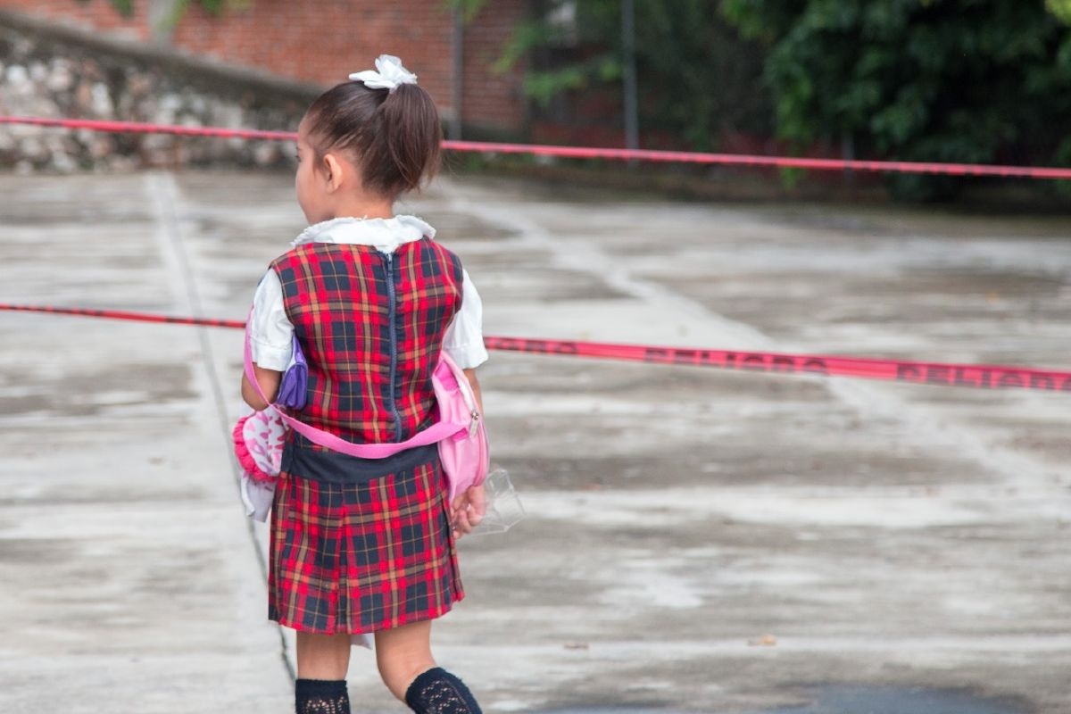 Clausuran patio de Primaria “Justo Sierra” en Puente de Ixtla por crecientes del río Chalma