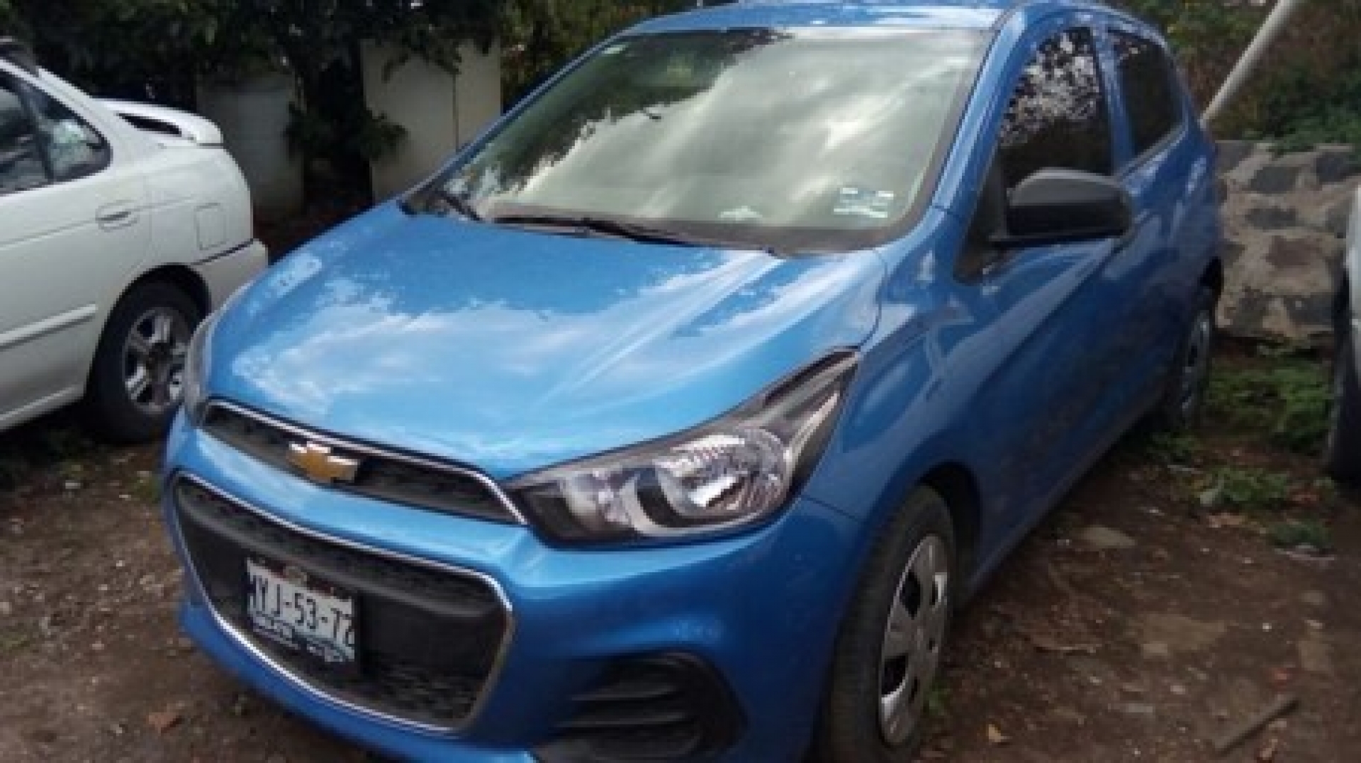 Abandonan un automóvil en Ocuituco