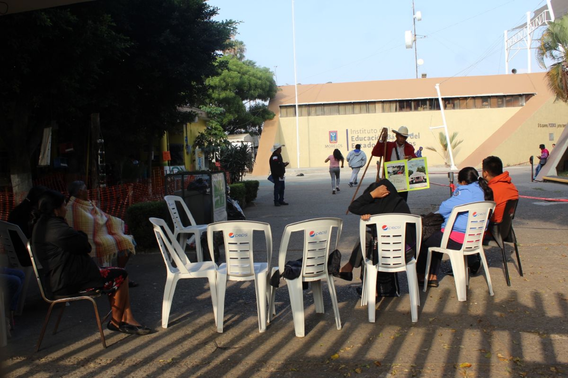 La seguridad de los niños, prioridad, señala el IEBEM a vecinos de Amilcingo
