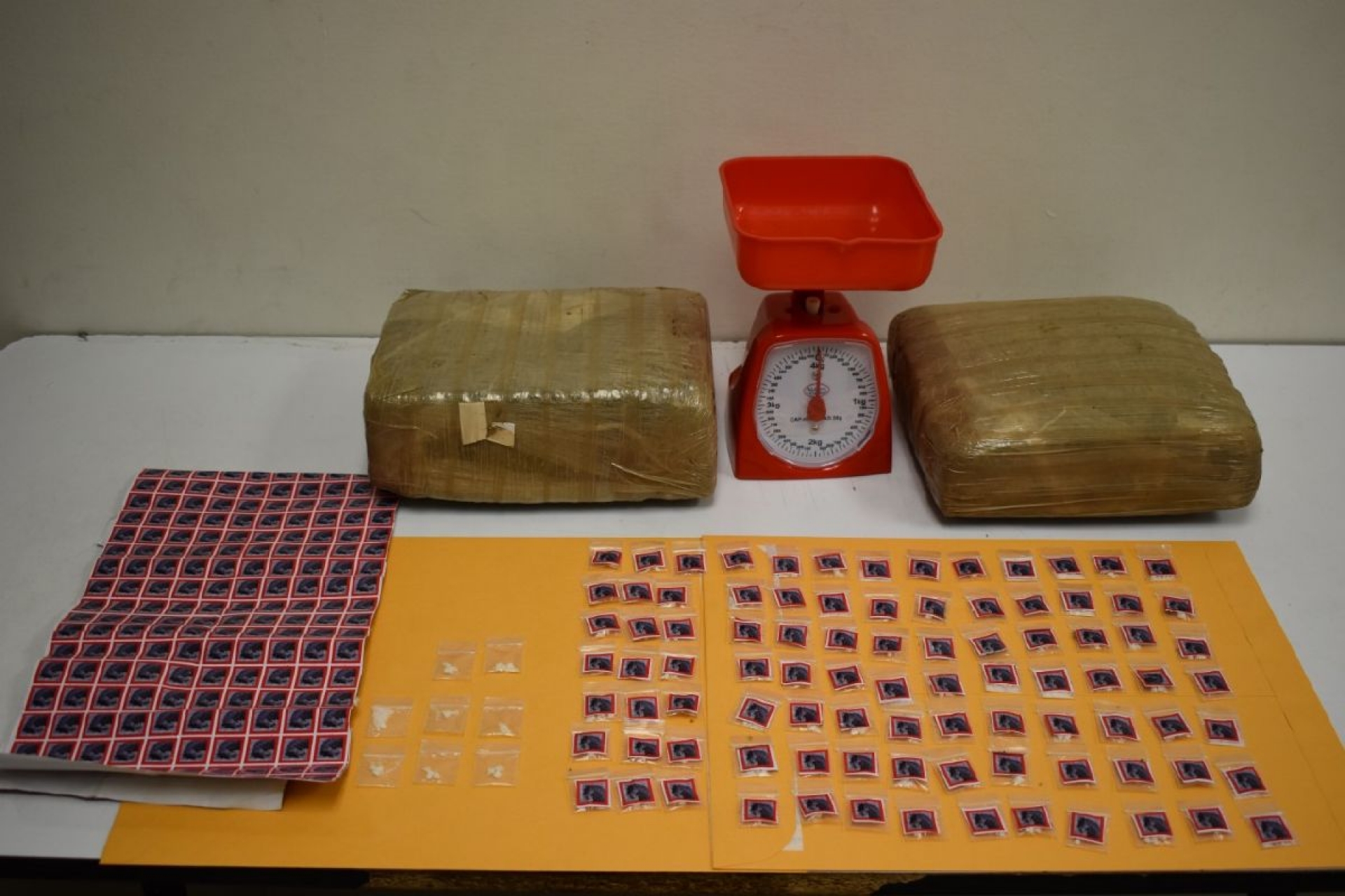 Arrestan a tres presuntos narcomenudistas en Zapata