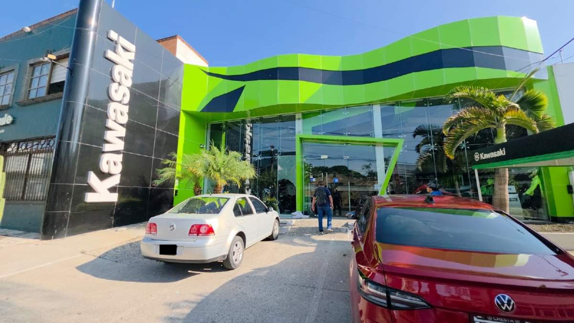Se metieron a robar a una agencia de motos