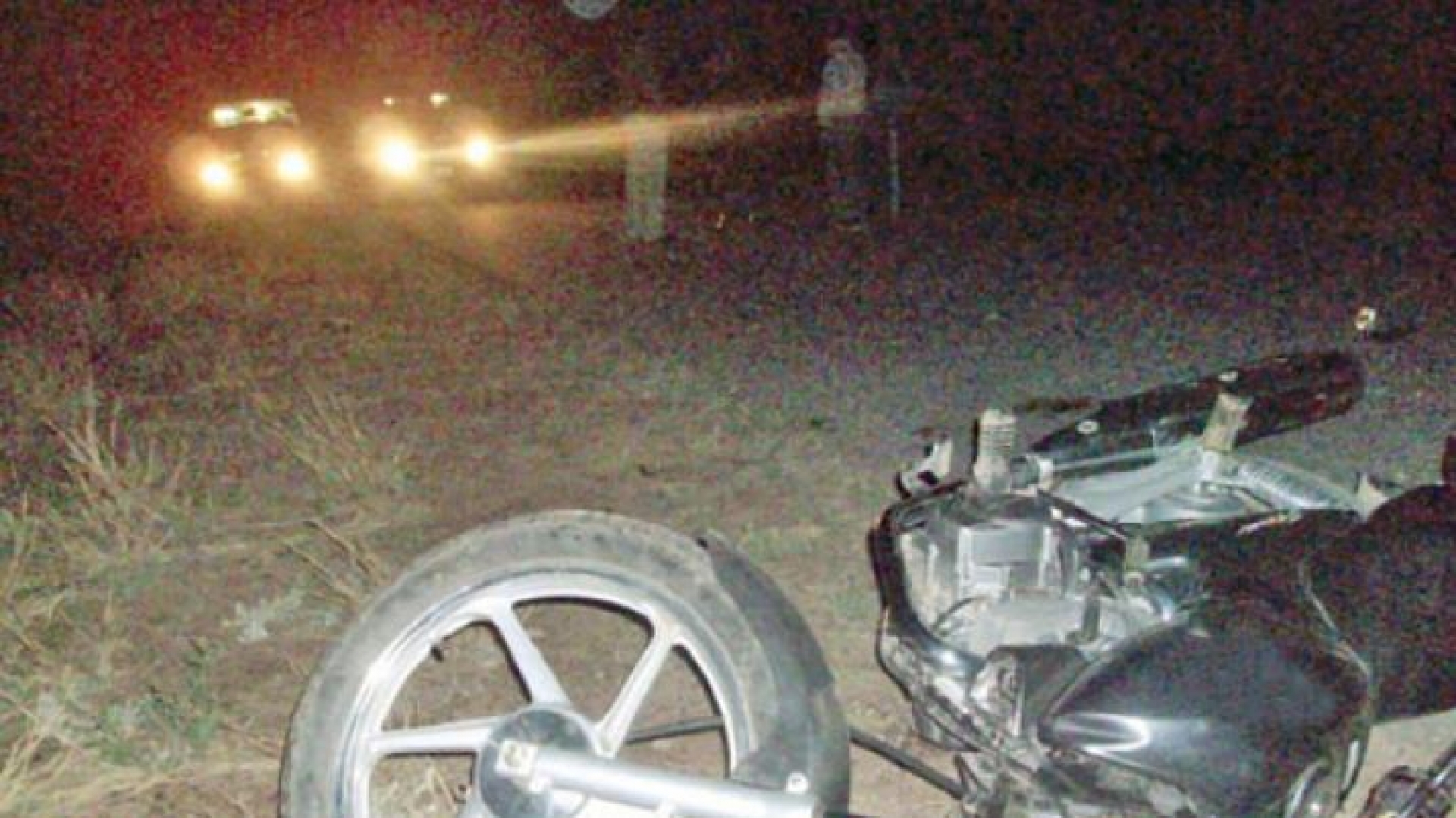 Sufrió fracturas al derrapar en una moto