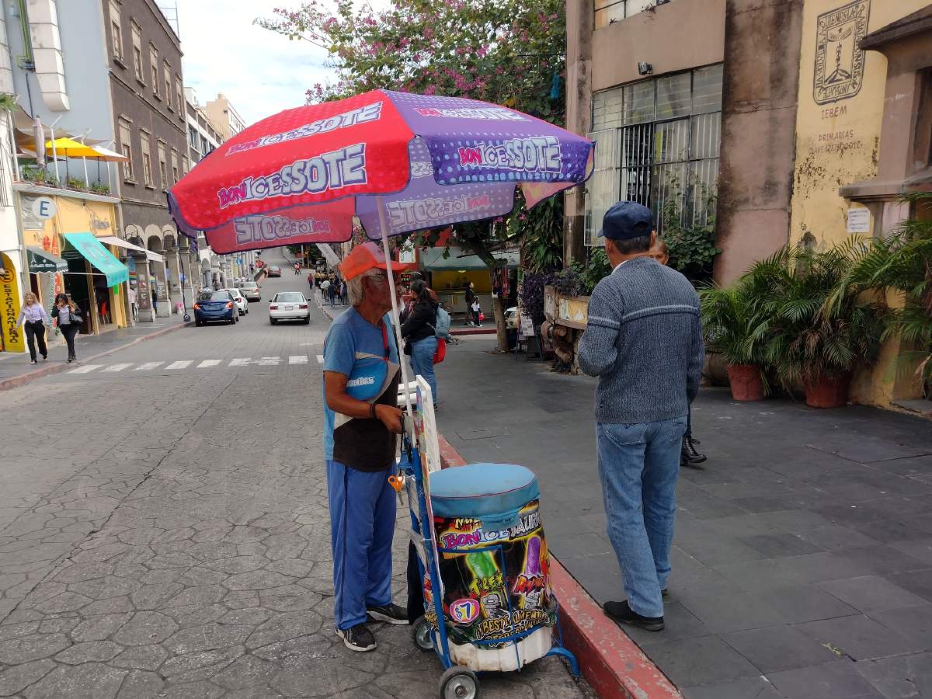 Vigilarán que no crezca el ambulantaje en fiestas decembrinas