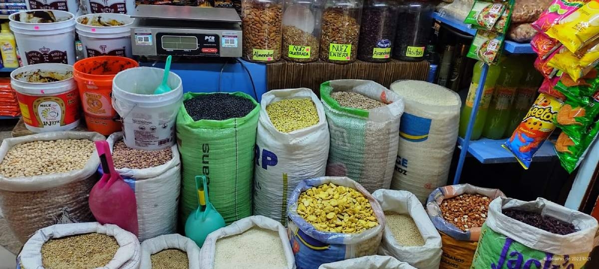 Abarroteros del ALM, con buenas ventas