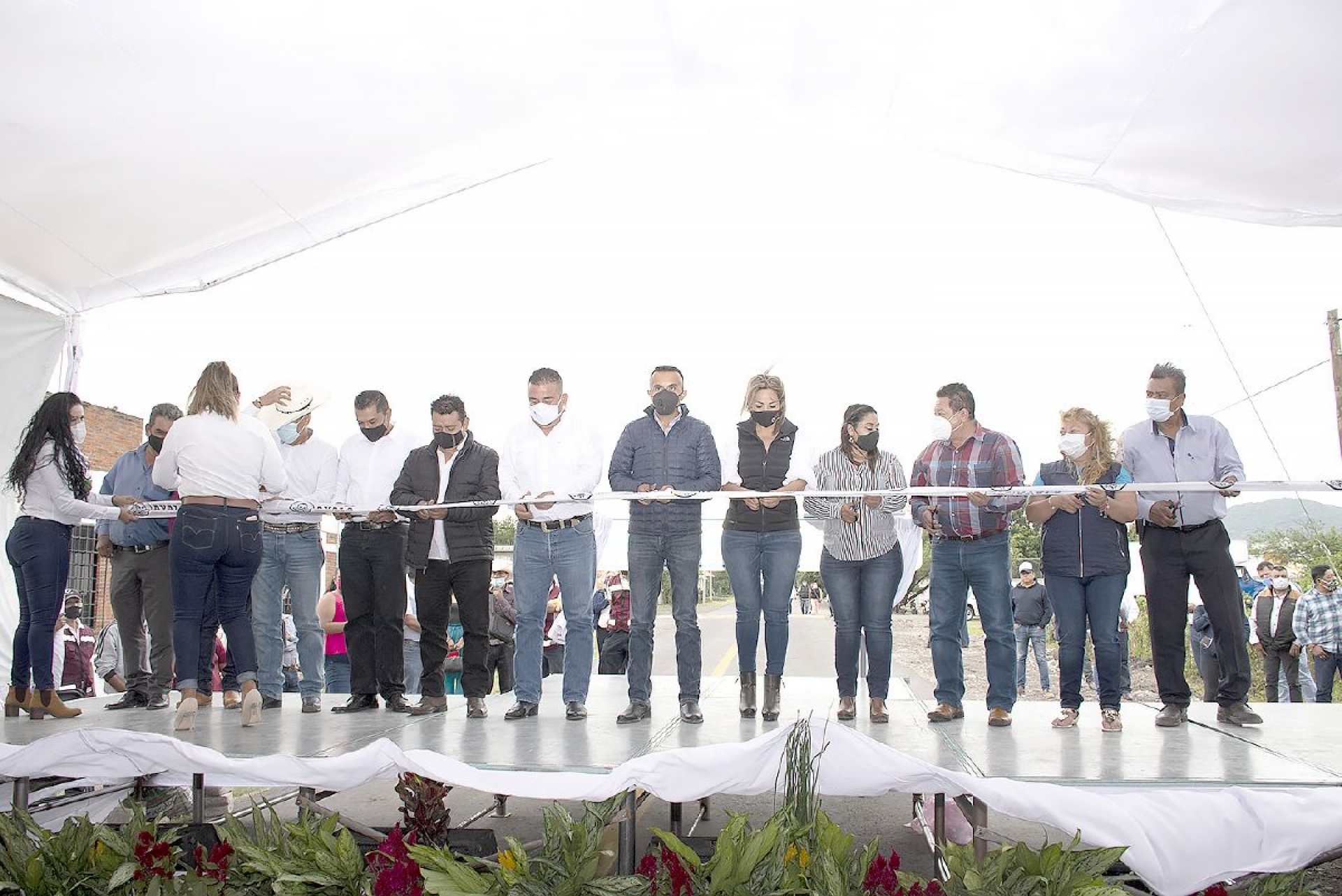 Inaugura Isaac Pimentel reencarpetamiento de 11 kilómetros de carretera del corredor oriente