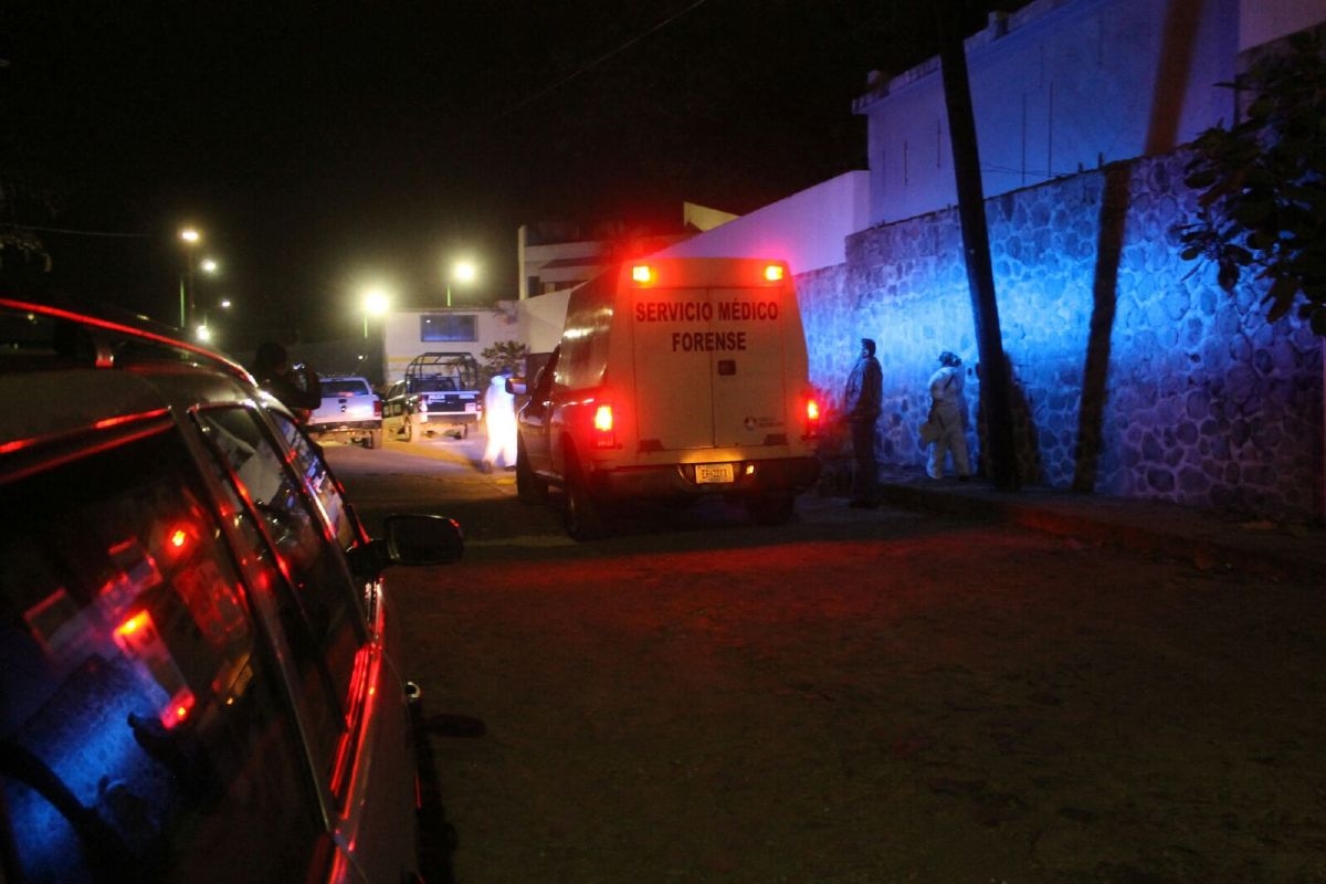 Abandonan a un hombre sin vida con los pies quemados