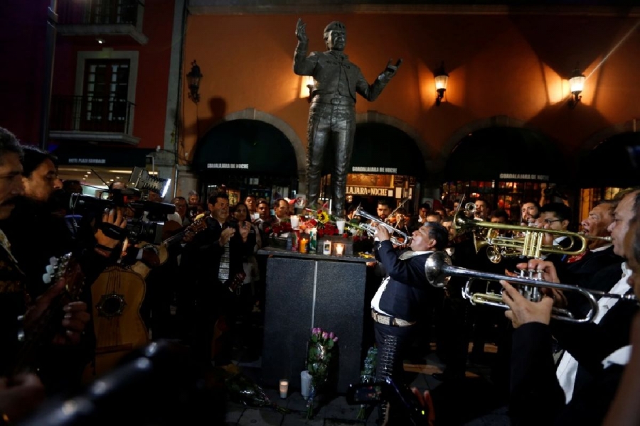 Juan Gabriel recibirá homenaje póstumo en la Plaza Garibaldi