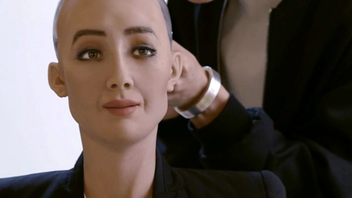 Sophia, la robot humanoide, quiere tener un bebé