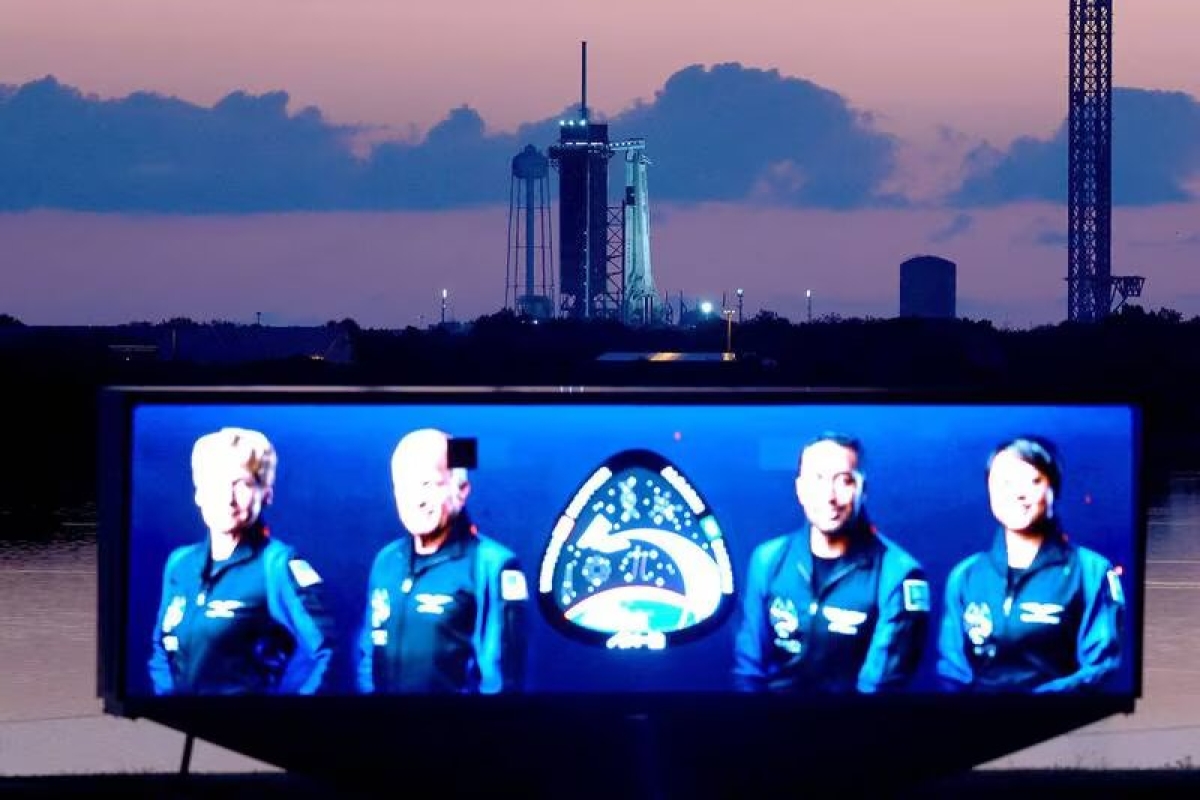 Misión espacial Ax-2, integrada por civiles, concluye con éxito en Golfo de México