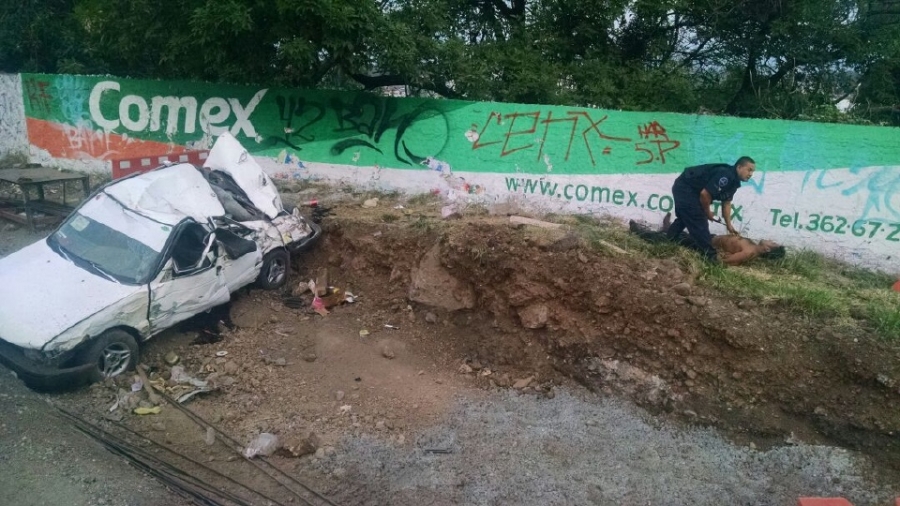 Se registra volcadura en la autopista México-Acapulco
