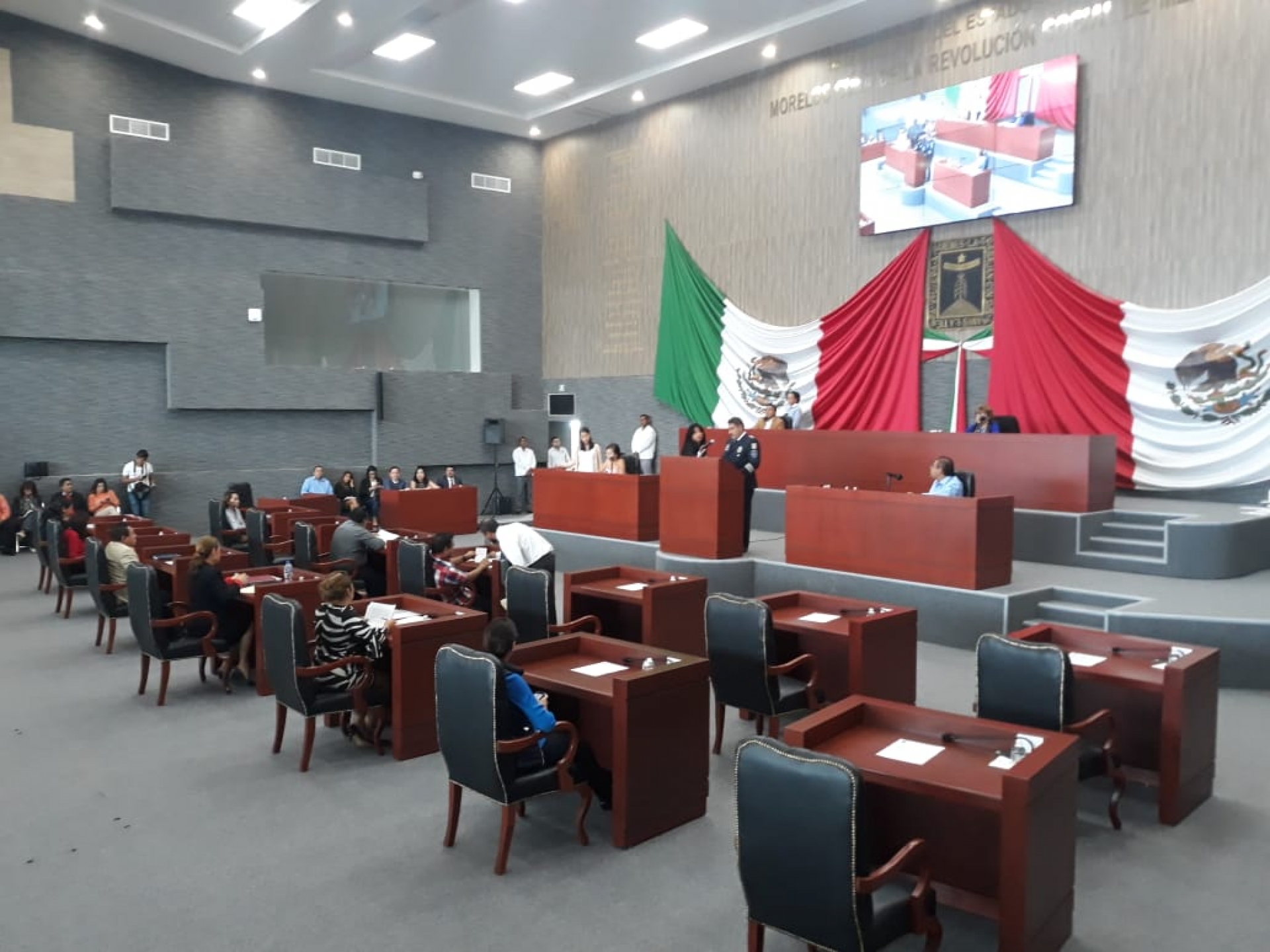 Titular de la CES comparece en el Congreso local