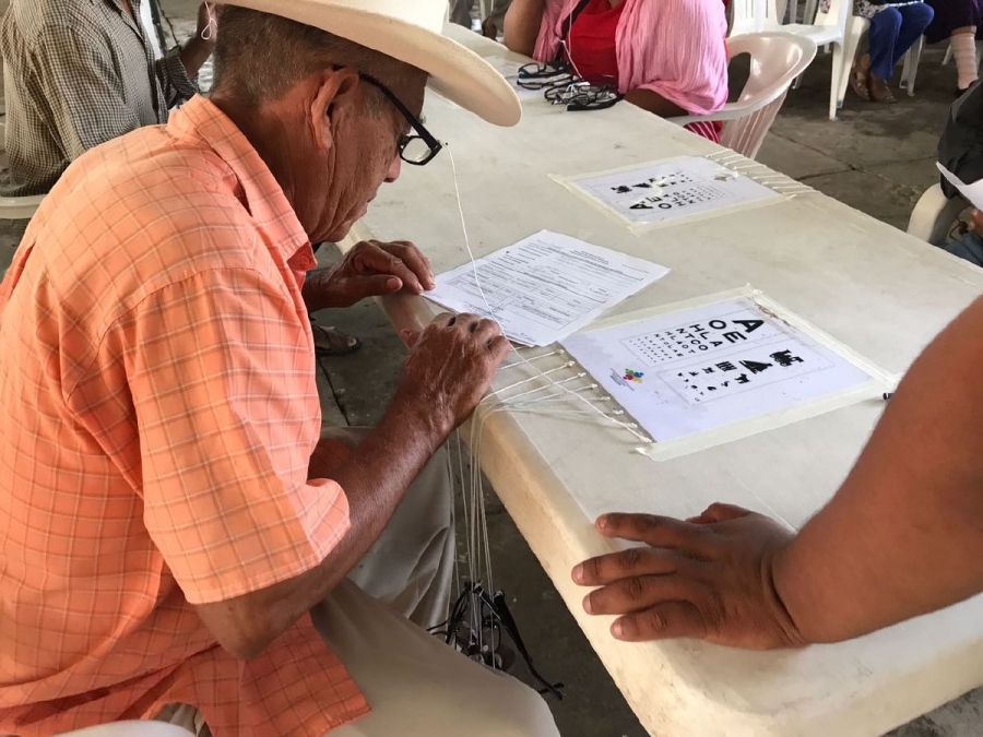 Detectan problemas visuales entre población de Coatlán del Río