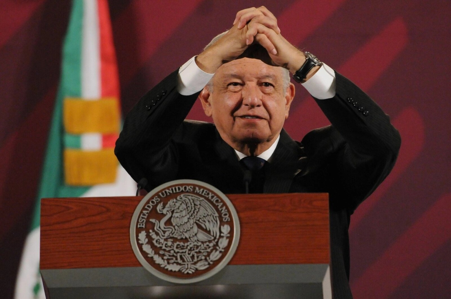 AMLO desafía al INE: No retira 'posdata' de la mañanera